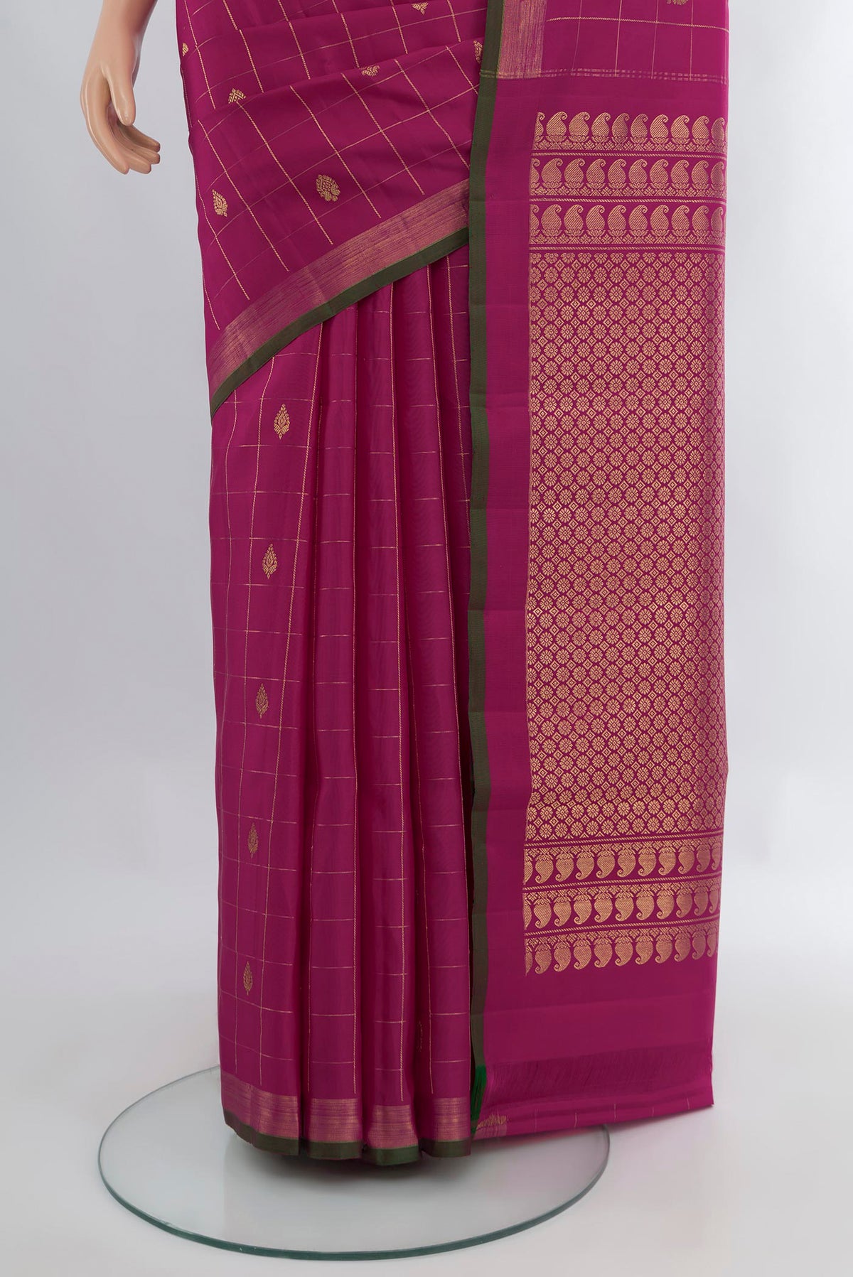 Pleats and pallu of Magenta Kanjivaram Silk Saree with Checked design on the body and Without Border. 