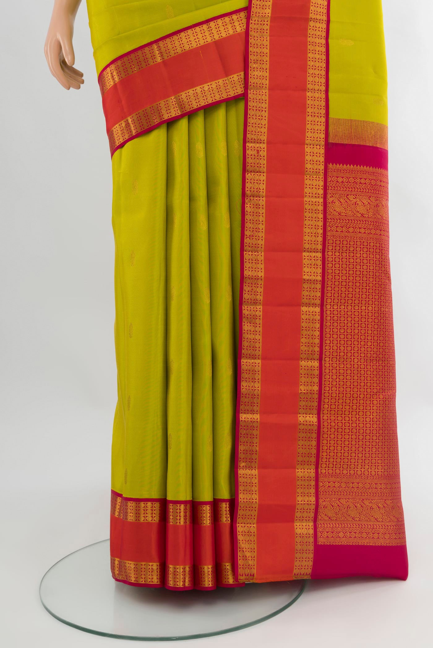Pleats and pallu of Light Green Kanchipuram Silk Saree with Zari Butta on the body and Zari Border. 