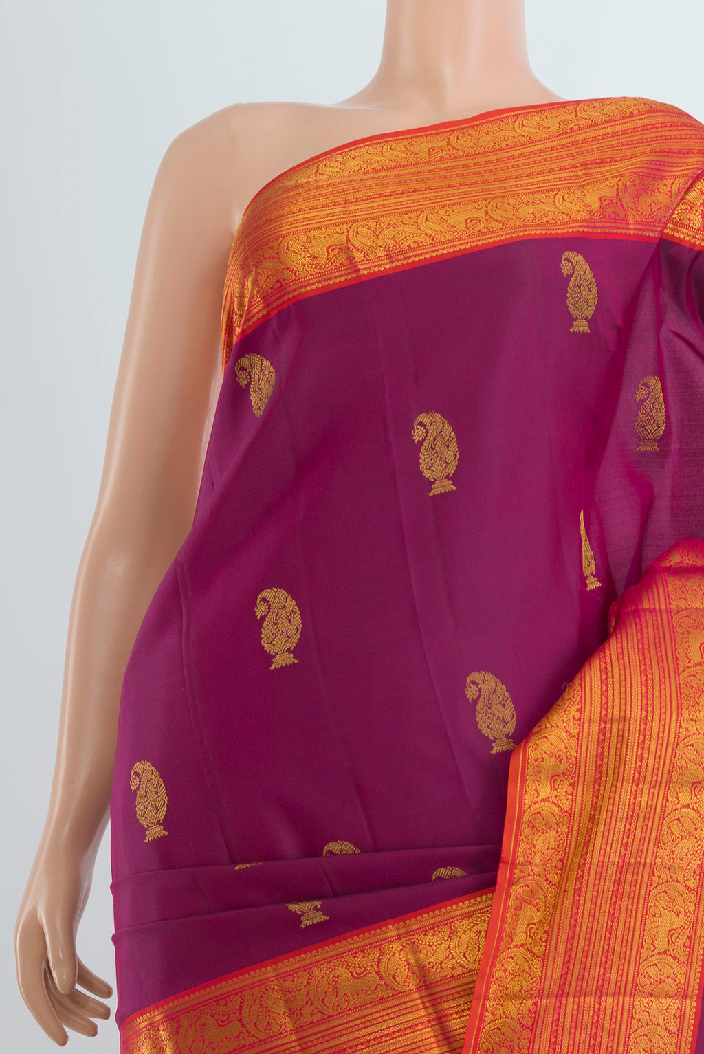 Border image of Pure Silk Purple Kanchipuram Saree with Zari Butta on the body and Silk Border. 