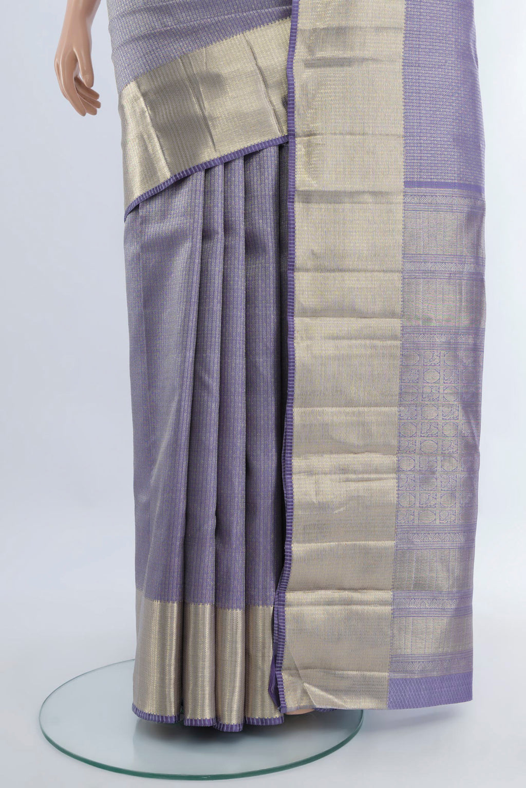 Pleats and pallu of Lilac Kanjivaram Silk Saree with Zari Brocade on the body and Zari Border. 
