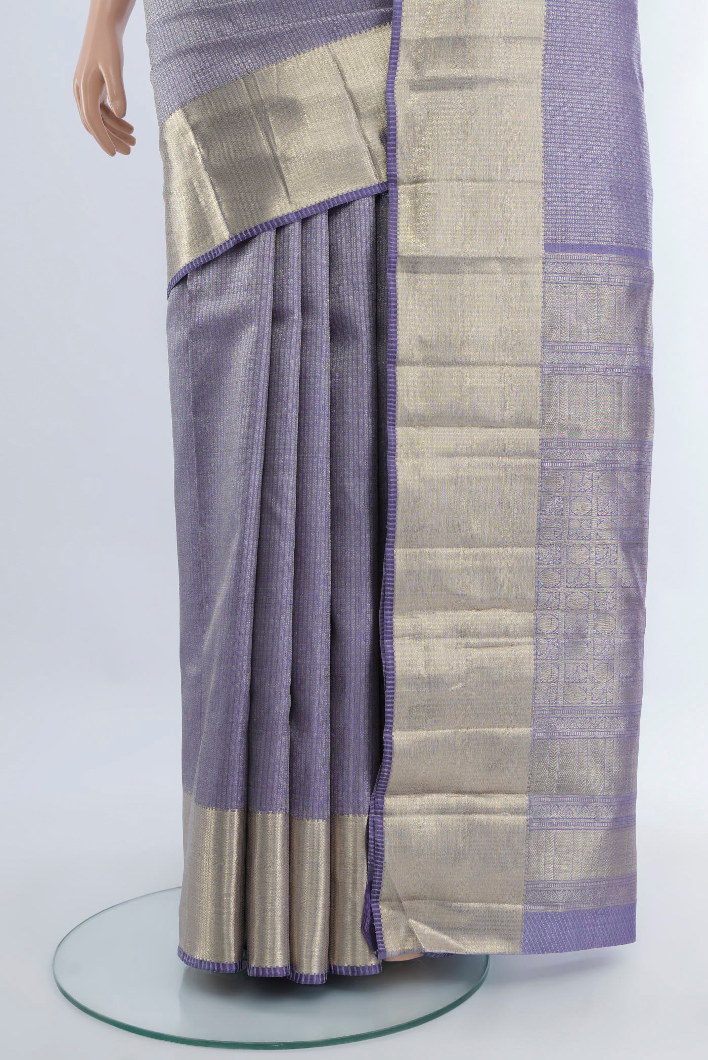 Pleats and pallu of Lilac Kanjivaram Silk Saree with Zari Brocade on the body and Zari Border. 