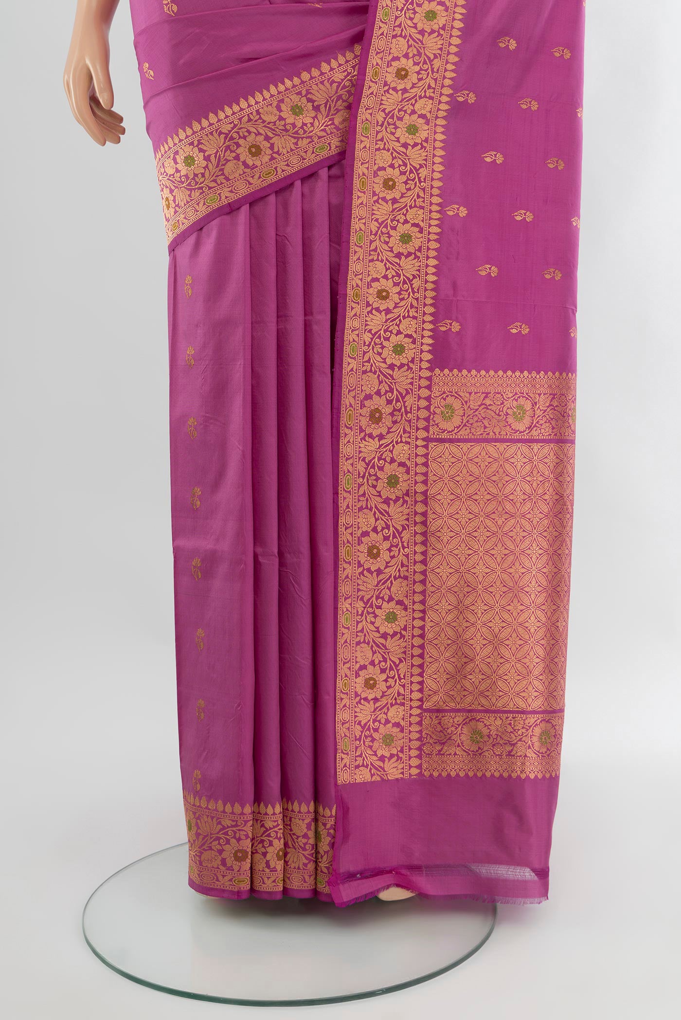 Pleats and pallu of Pink Banarasi Katan Silk Saree with Zari Butta on the body and Zari Border. 