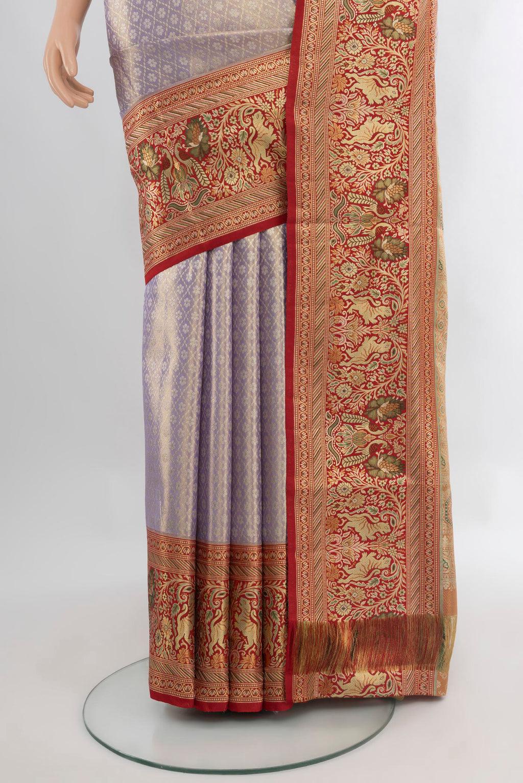 Pleats and pallu of Lavender Kanchipuram Tissue Silk Saree with Zari Brocade on the body and Zari Border. 