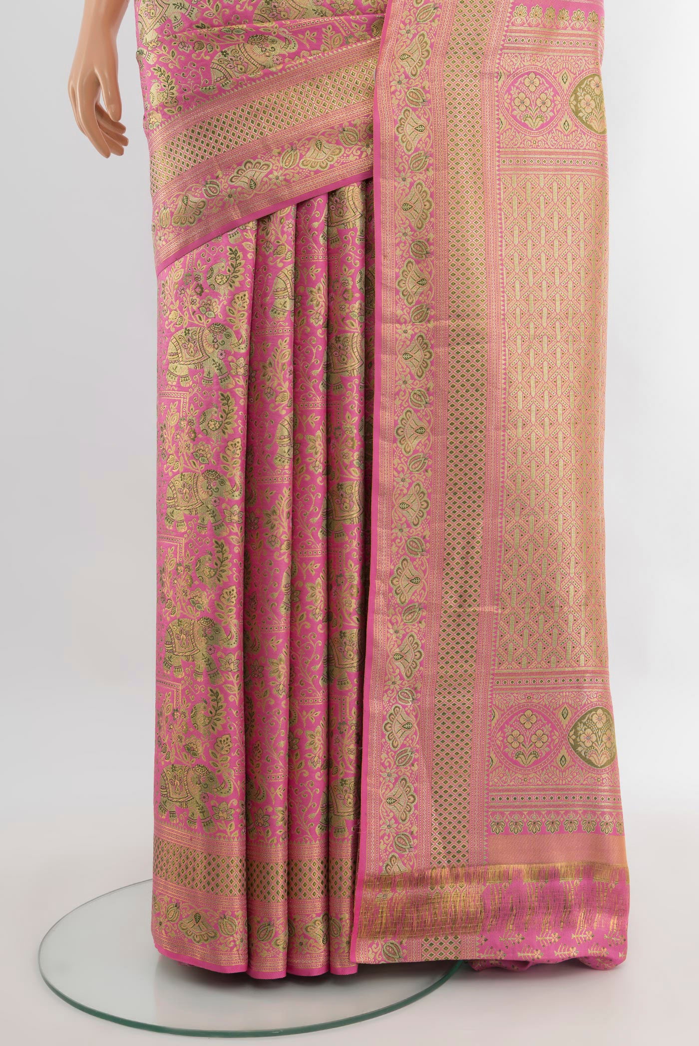 Pleats and pallu of Rose pink Kanchipuram Tissue Silk Saree with Zari Brocade on the body and Zari Border. 