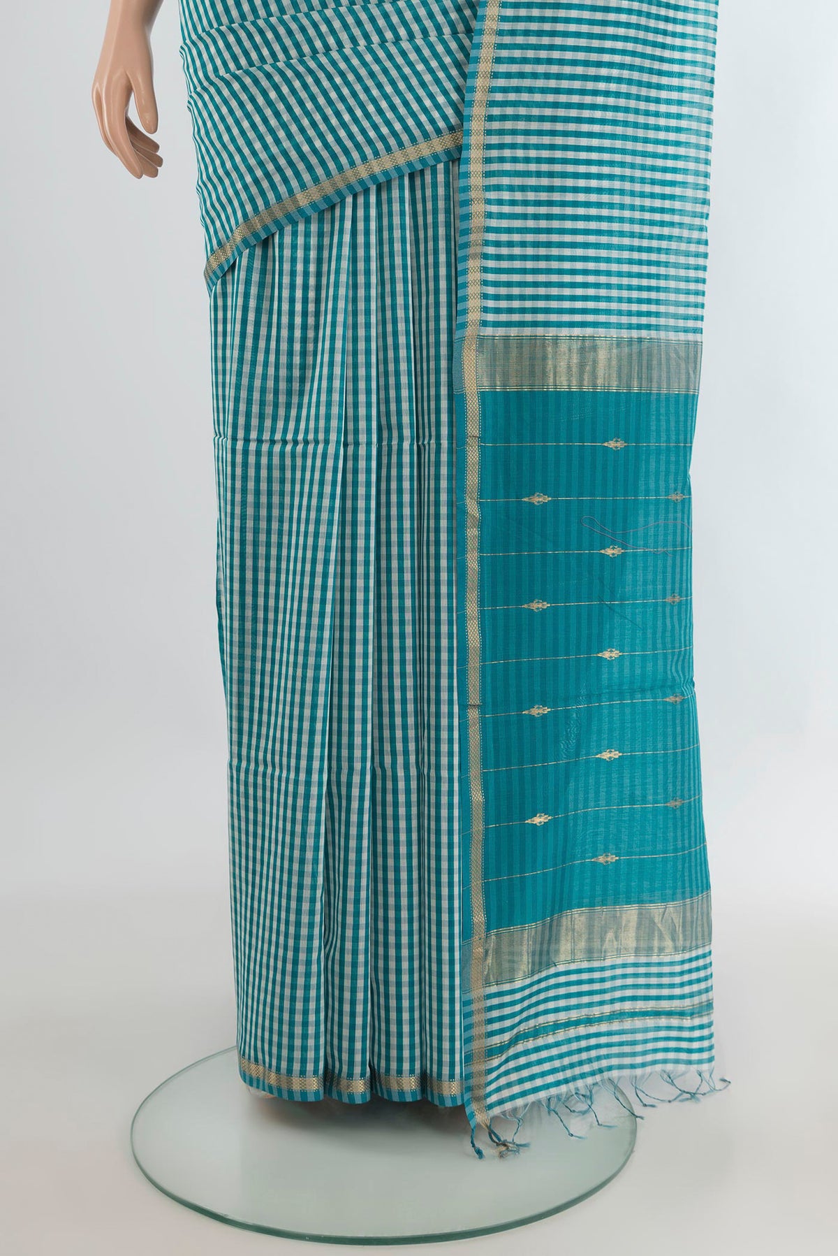 Pleats and pallu of Multi Color Maheshwari Cotton Saree with Checked design on the body and Zari Border. 