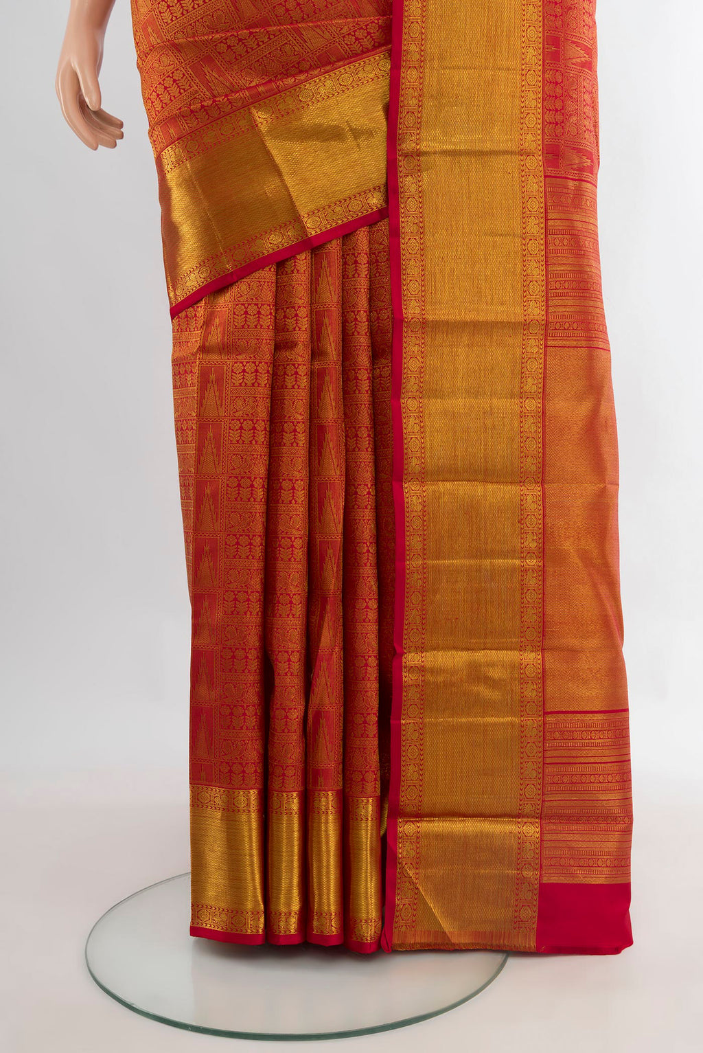 Pleats and pallu of Pure Silk Maroon Kanjivaram Saree with Zari Brocade on the body and Zari Border. 