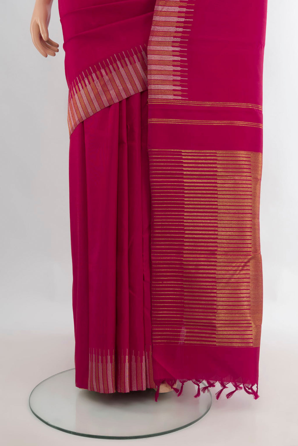 Pleats and pallu of Pure Silk Pure Zari Maroon Kanchipuram Saree with Plain Body and Temple Border. 