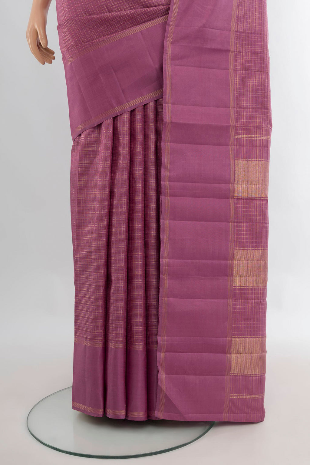 Pleats and pallu of Pure Silk Lavender Kanjivaram Saree with Checked design on the body and Plain Border. 