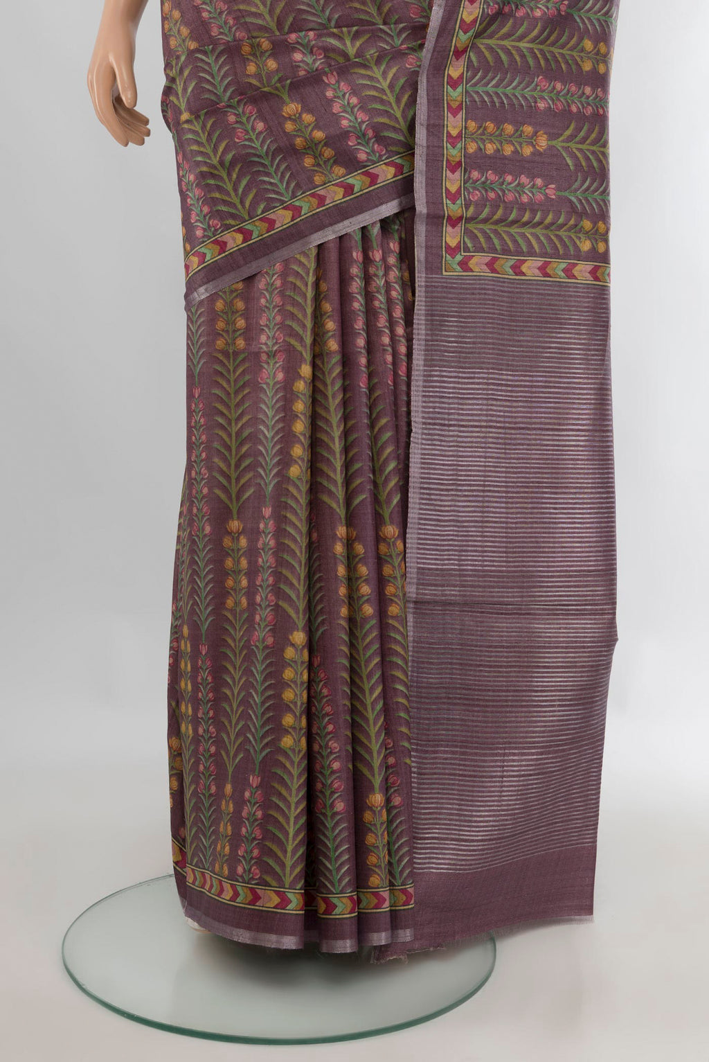 Pleats and pallu of Mauve Tussar Saree with Printed design on the body and Printed Border. 