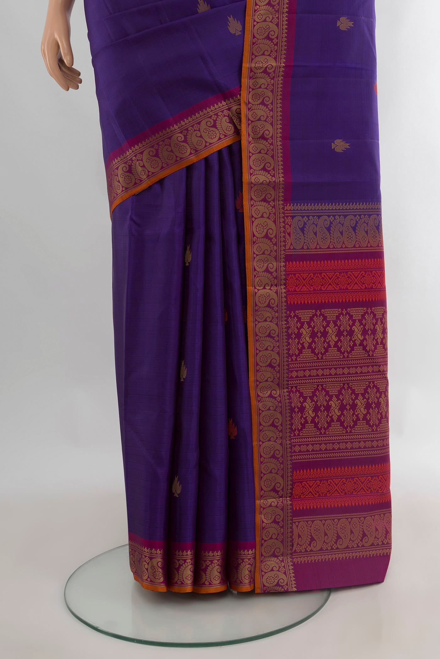 Pleats and pallu of Pure Silk Violet Kanchipuram Saree with Thread Butta on the body and Thread Border. 