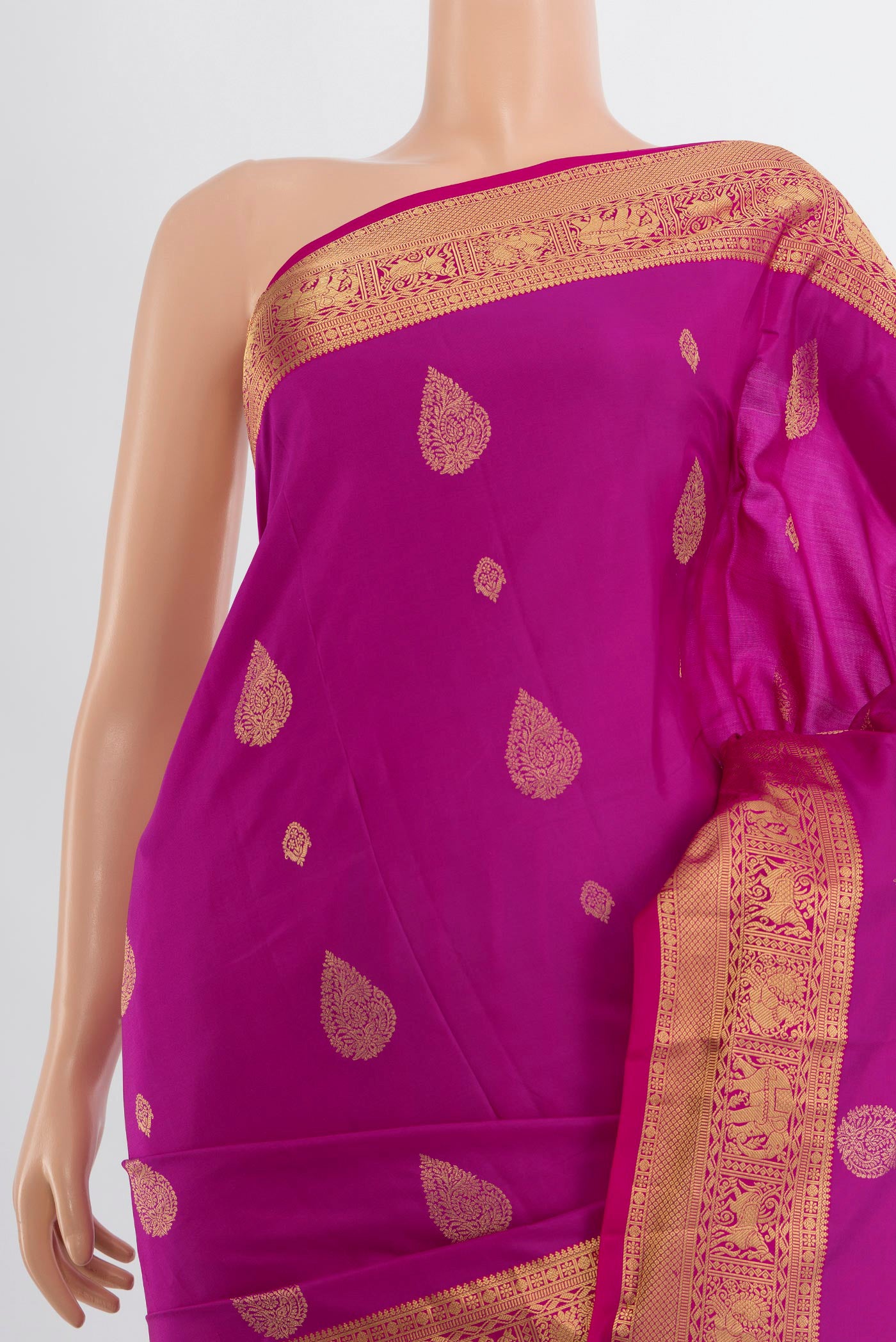 Border image of Magenta Soft Silk Saree with Zari Butta on the body and Silk Border. 