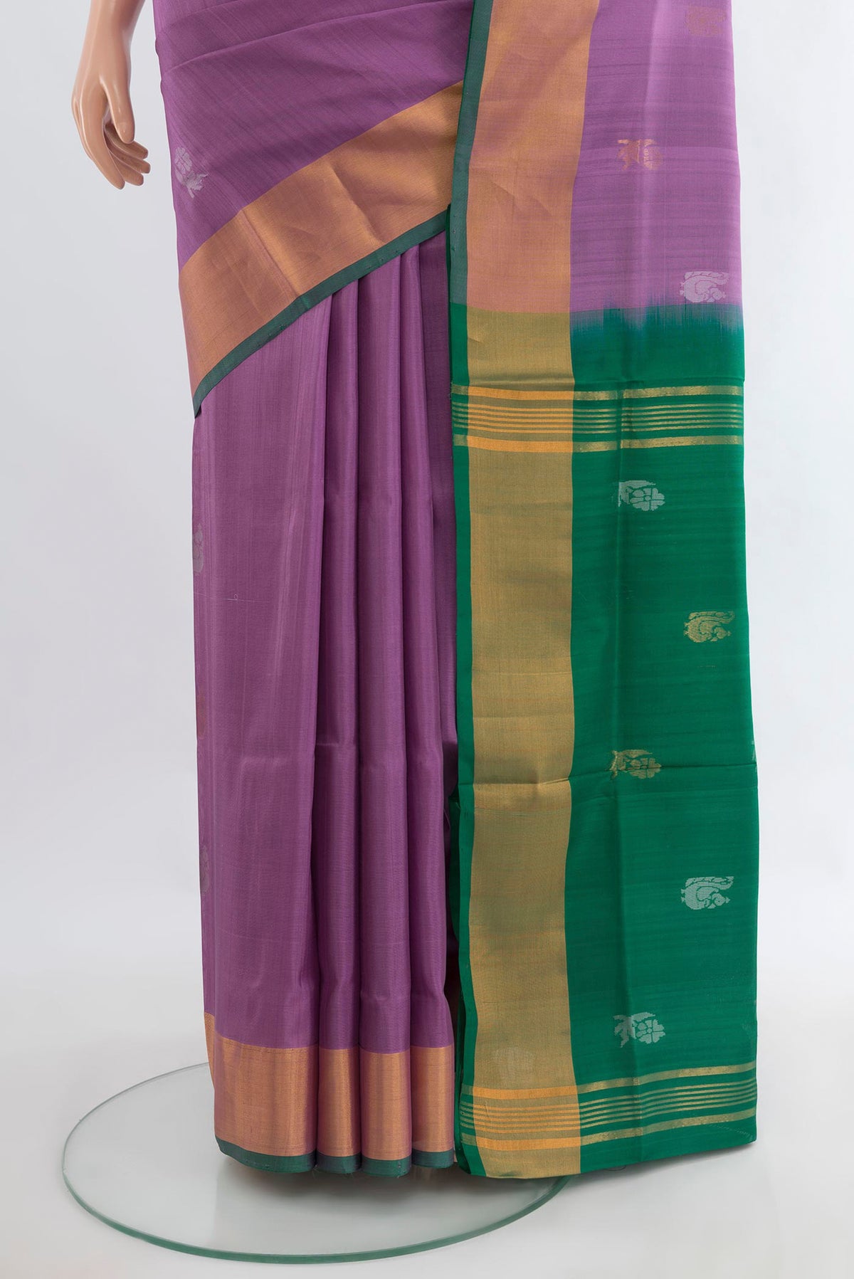 Pleats and pallu of Pure Silk Lavender Uppada Saree with Zari Butta on the body and Zari Border. 