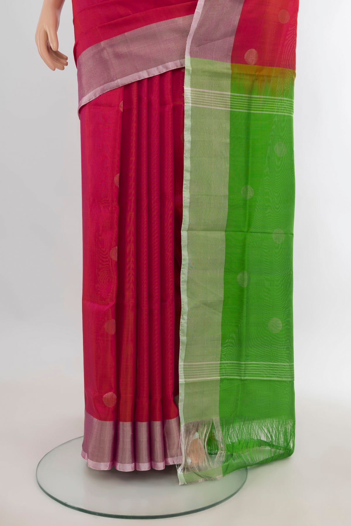 Pleats and pallu of Pure Silk Coral Uppada Saree with Zari Butta on the body and Zari Border. 