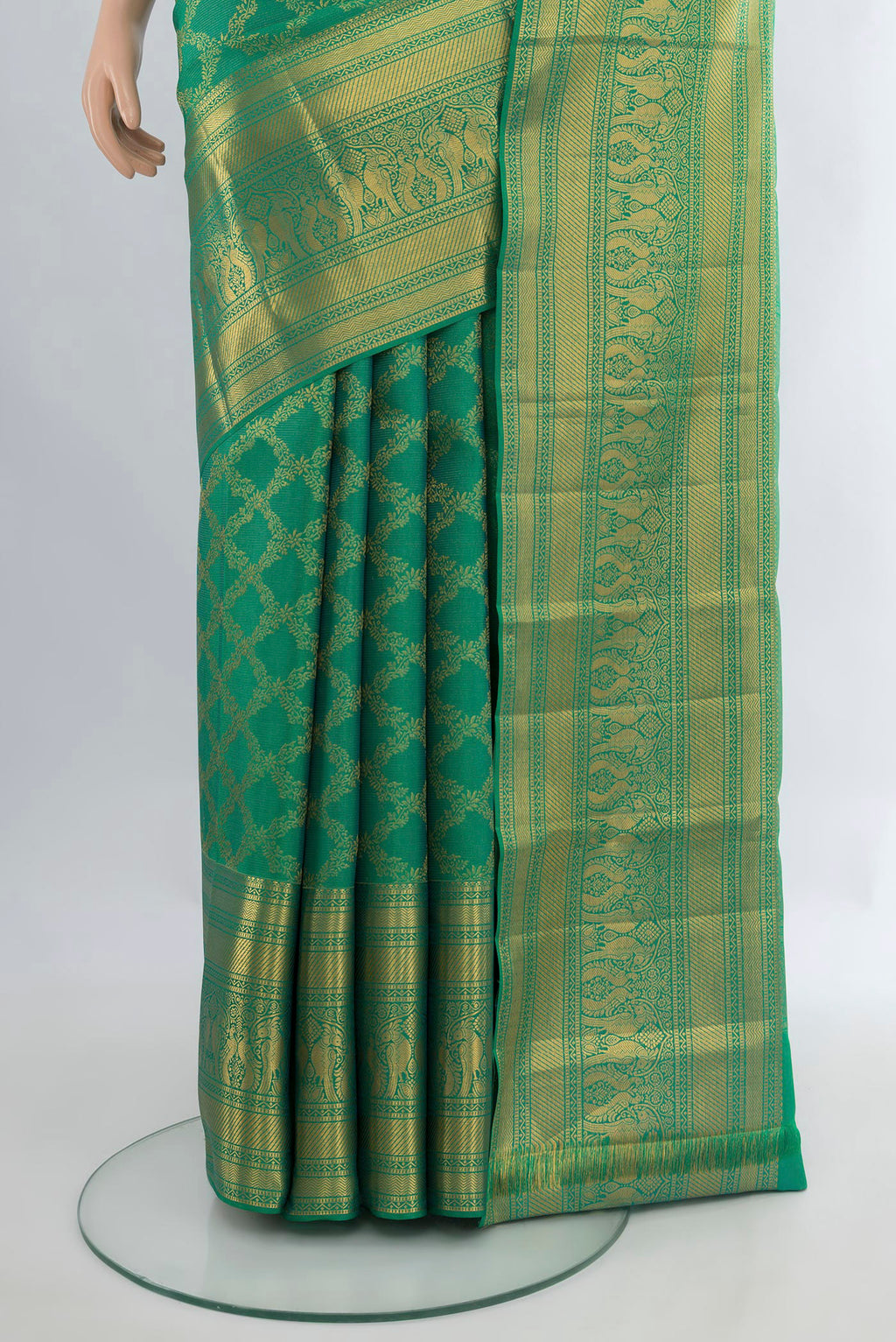 Pleats and pallu of Pure Silk Turquoise Kanchipuram Saree with Zari Brocade on the body and Zari Border. 