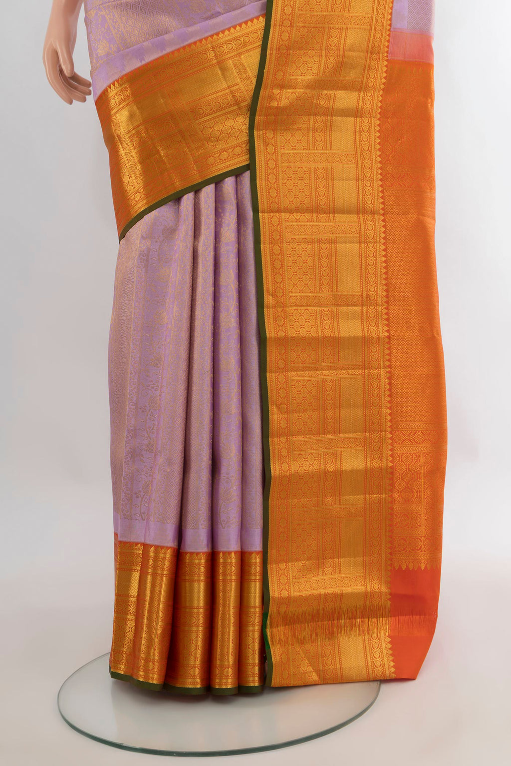 Pleats and pallu of Pure Silk Lavender Kanjivaram Saree with Zari Brocade on the body and Zari Border. 