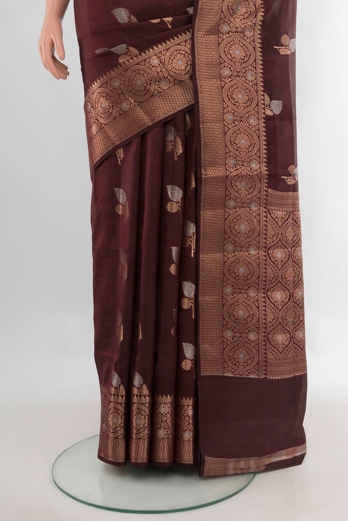 Pleats and pallu of Pure Silk Coffee Brown Banarasi Raw Saree with Zari Butta on the body and Zari Border. 
