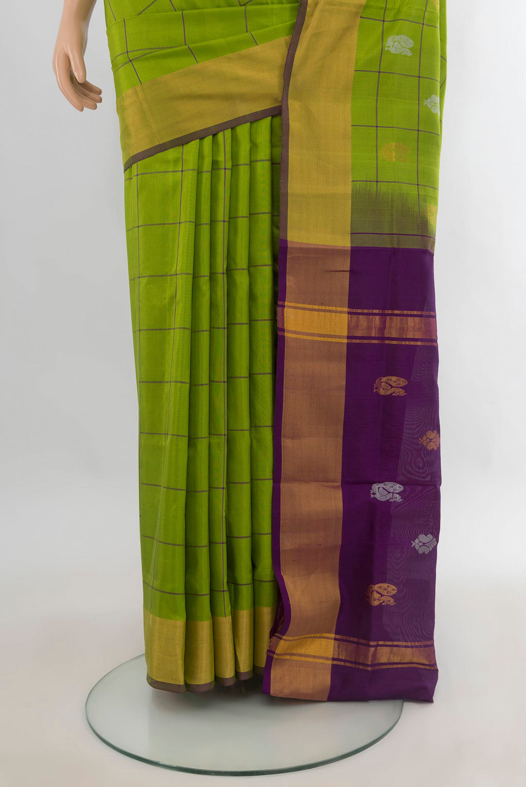 Pleats and pallu of Pure Silk Light Green Uppada Saree with Checked design on the body and Zari Border. 