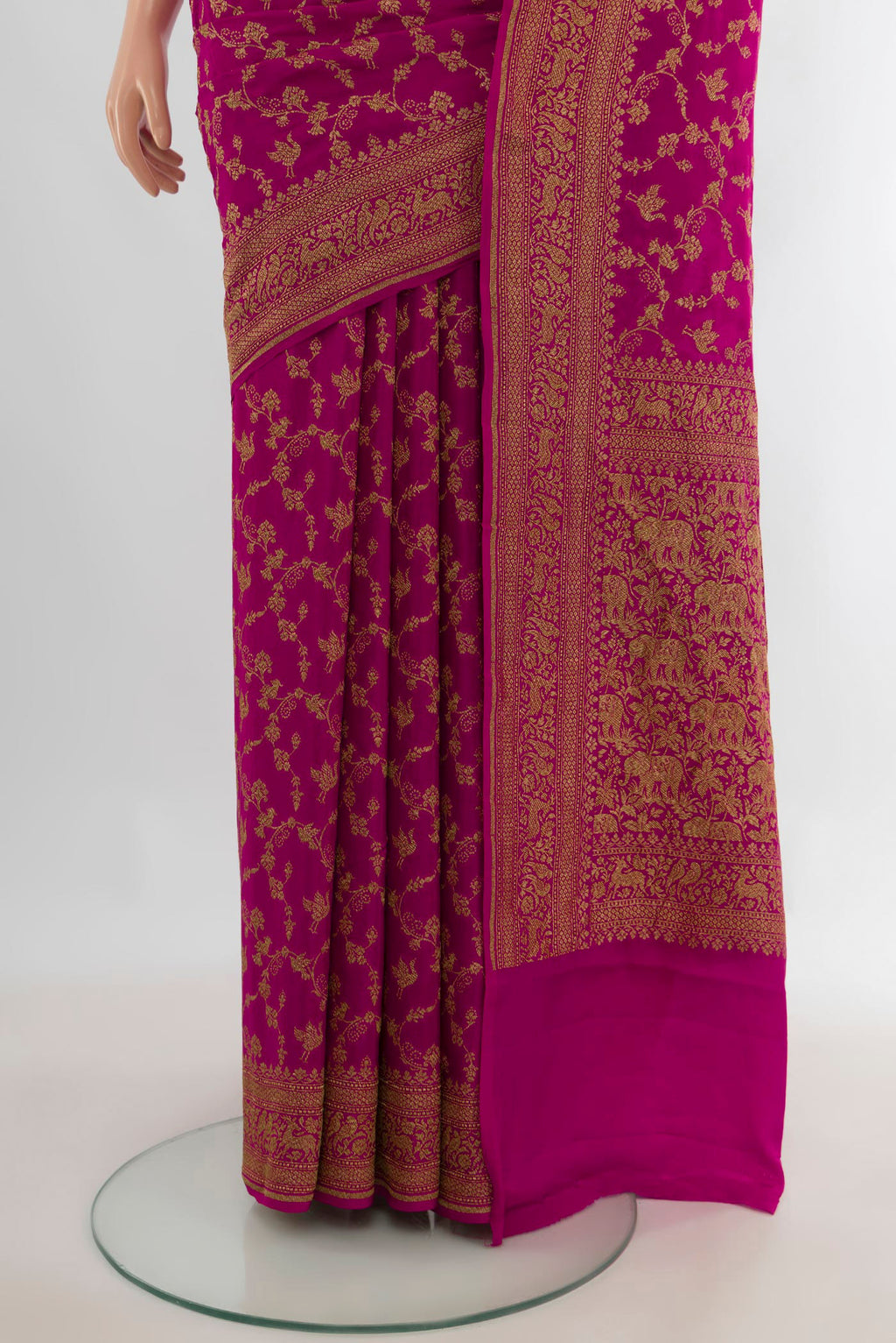 Pleats and pallu of Pink Banarasi Georgette Saree with Zari Brocade on the body and Zari Border. 