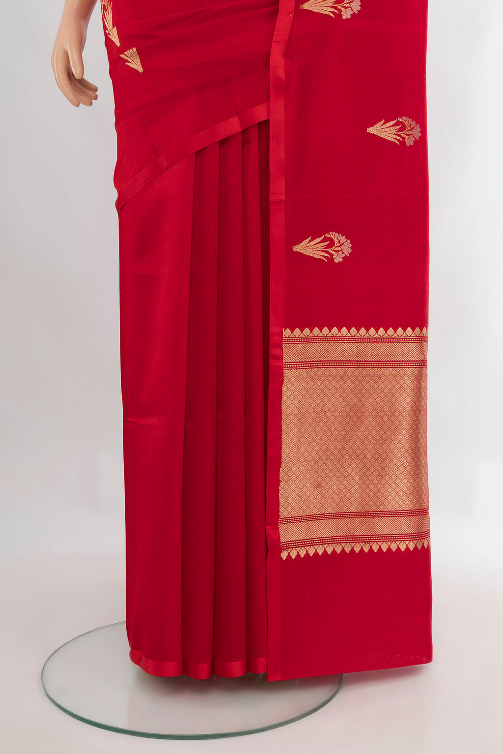 Pleats and pallu of Pure Silk Red Banarasi Katan Saree with Zari Butta on the body and Without Border. 