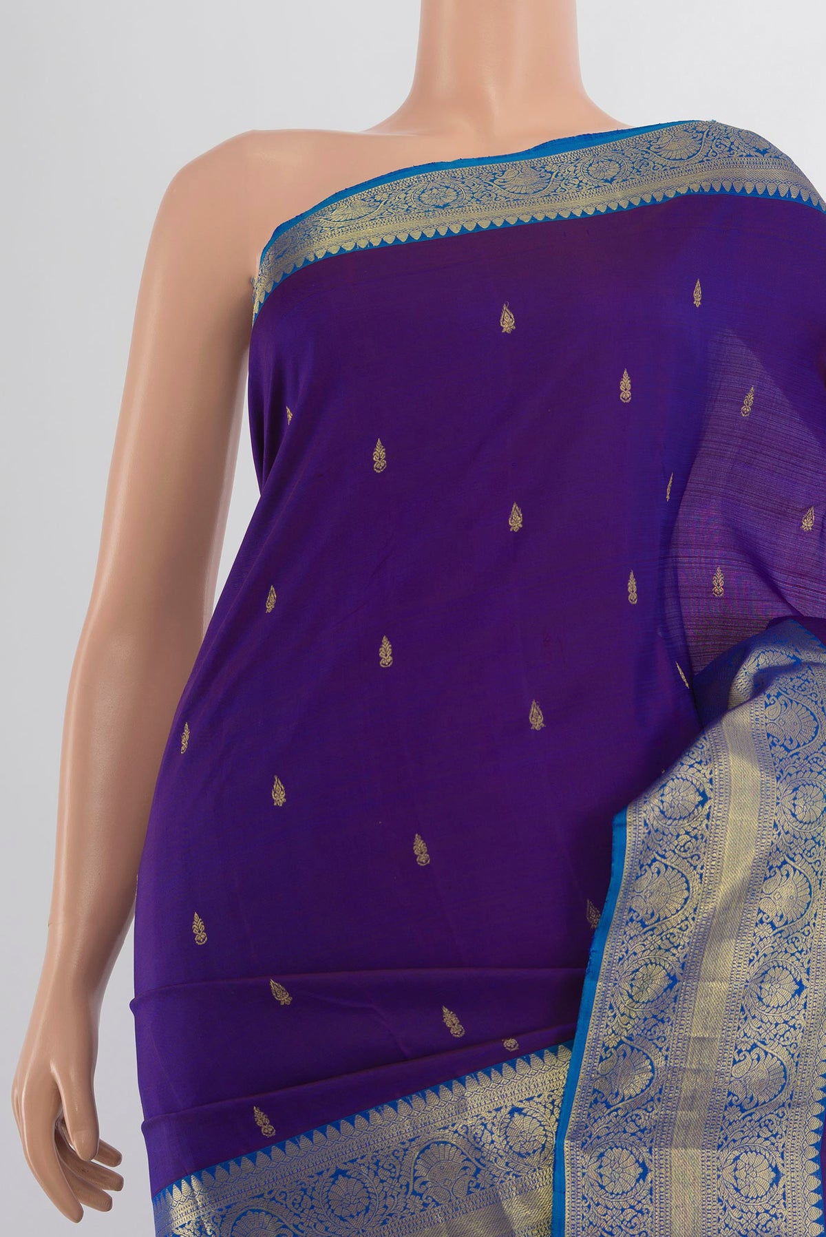 Border image of Pure Silk Violet Kanchipuram Saree with Zari Butta on the body and Silk Border. 