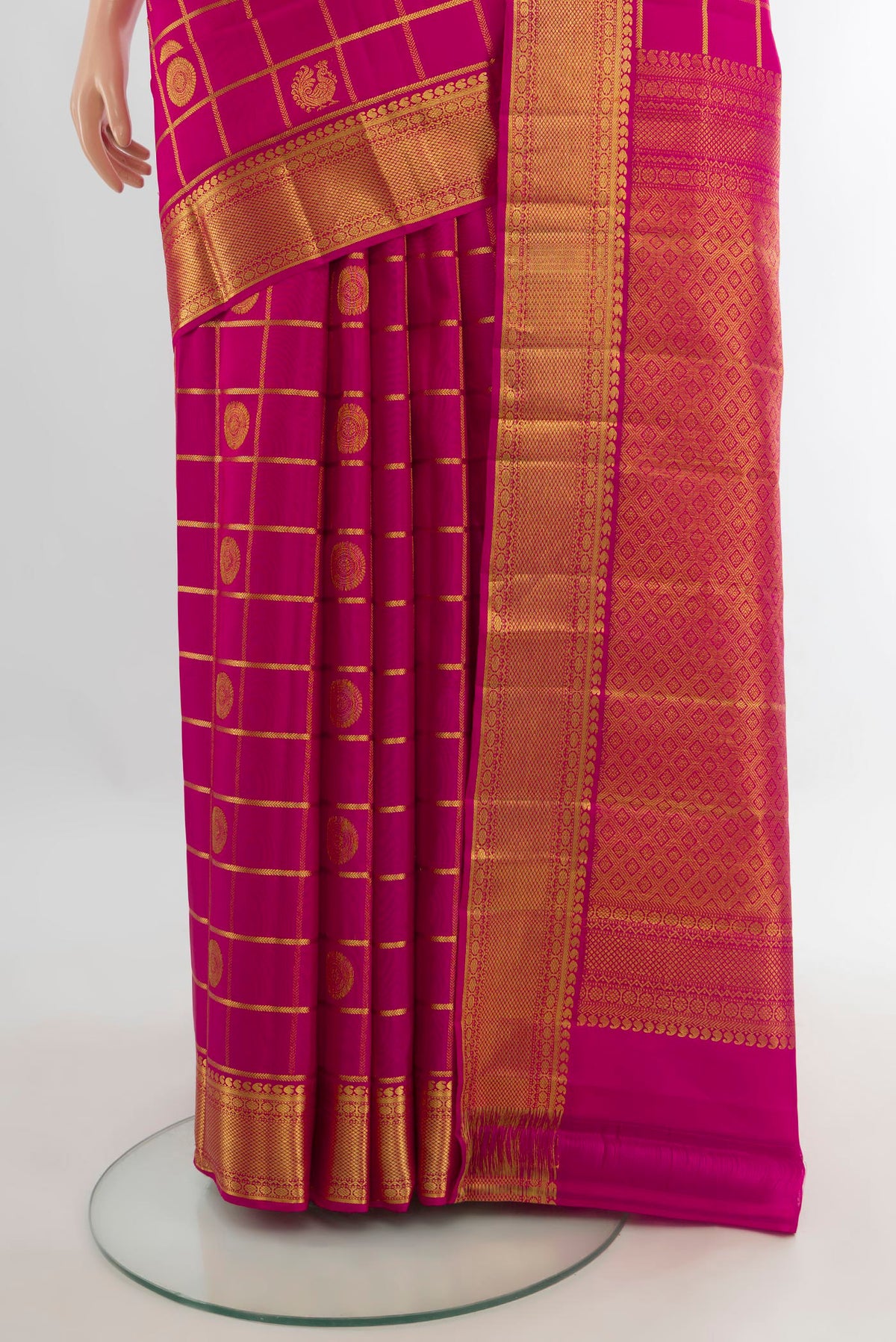 Pleats and pallu of Pure Silk Pink Kanjivaram Saree with Checked design on the body and Zari Border. 