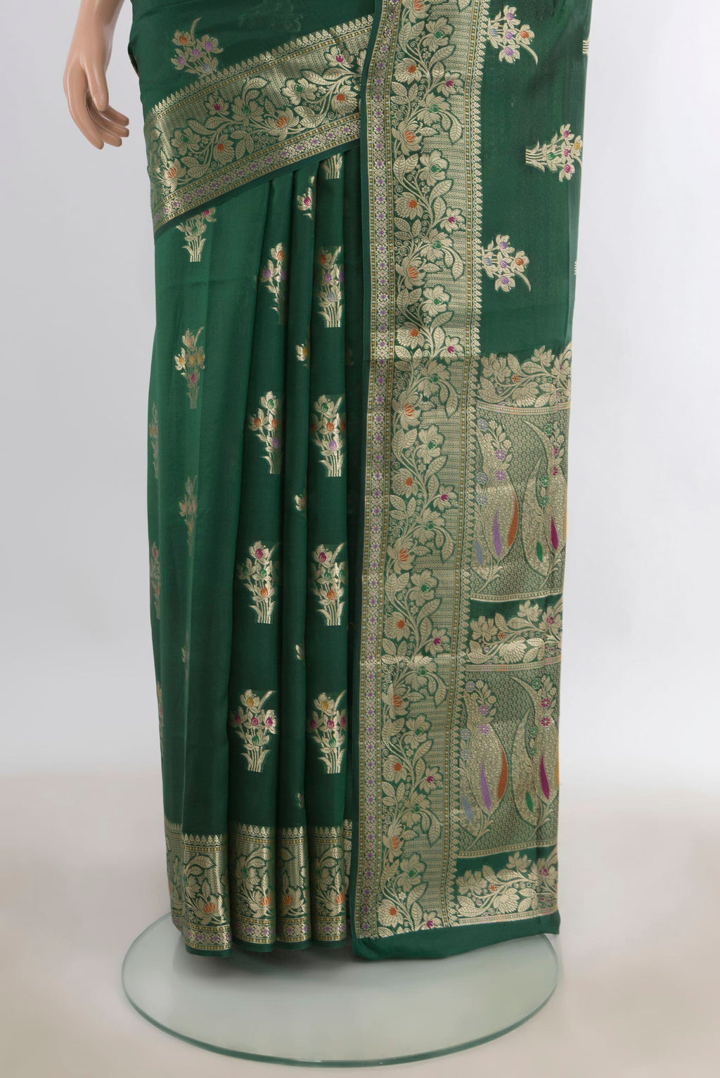 Pleats and pallu of Pure Silk Green Banarasi Tussar Saree with Zari Butta on the body and Zari Border. 