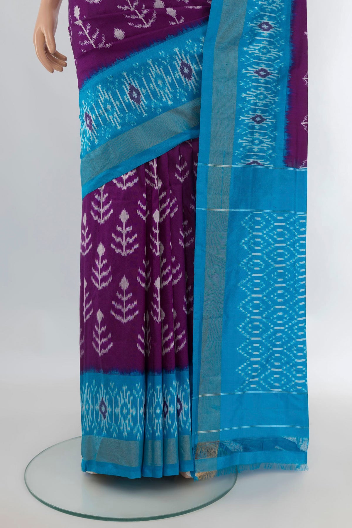 Pleats and pallu of Pure Silk Violet Pochampally Saree with Pure Ikat on the body and Ikat Border. 