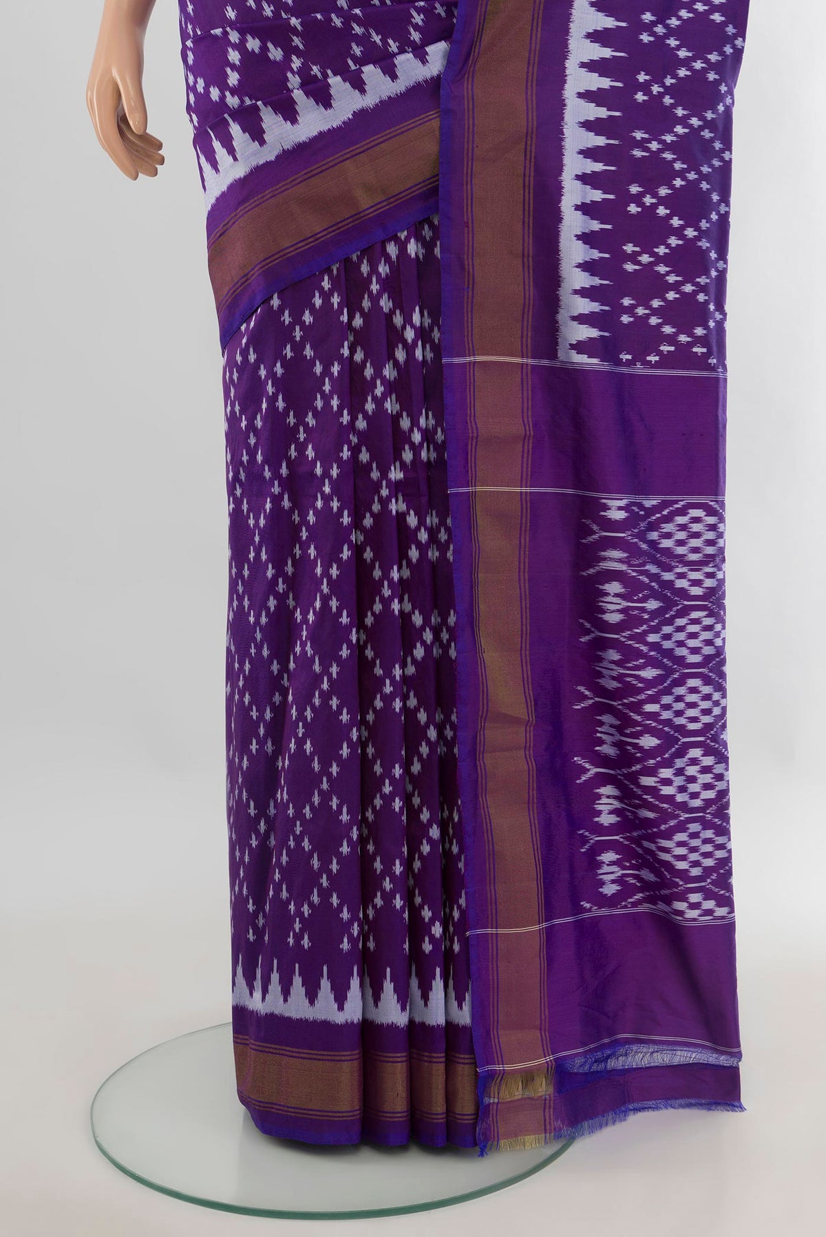 Pleats and pallu of Pure Silk Violet Pochampally Saree with Pure Ikat on the body and Zari Border. 