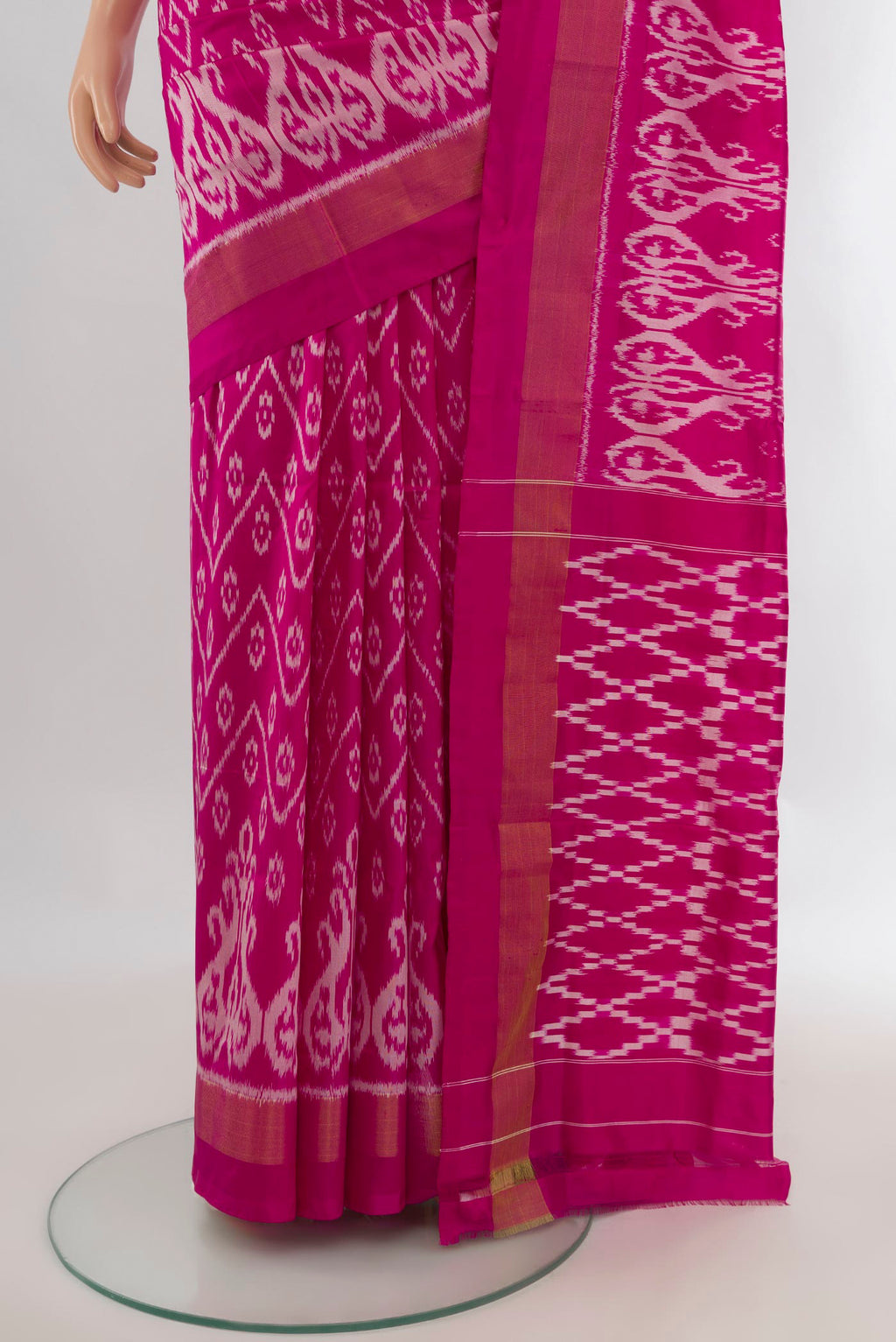 Pleats and pallu of Pure Silk Pink Pochampally Saree with Pure Ikat on the body and Zari Border. 