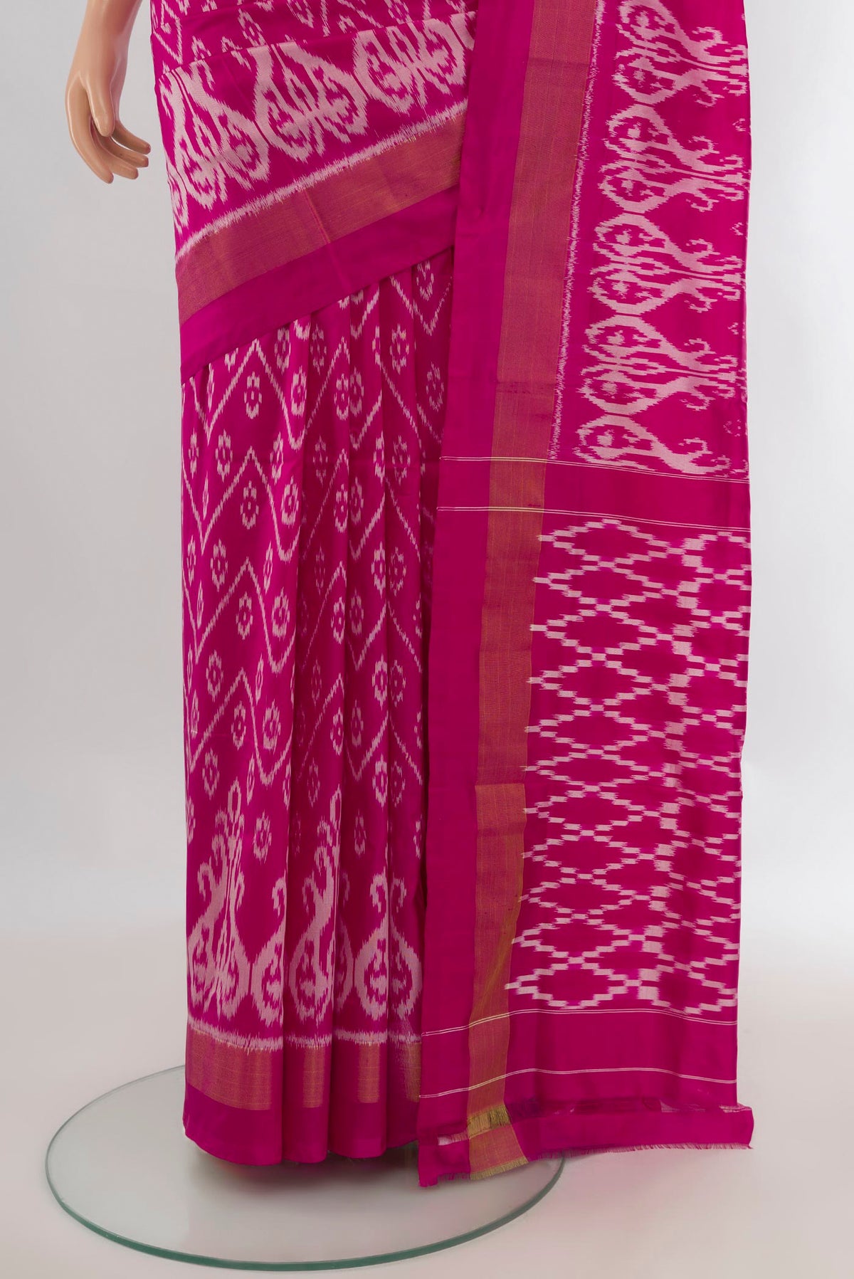 Pleats and pallu of Pure Silk Pink Pochampally Saree with Pure Ikat on the body and Zari Border. 