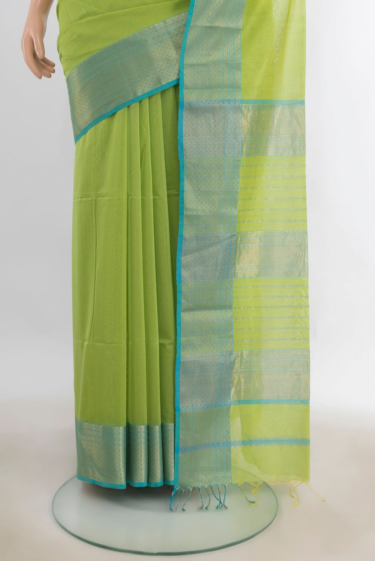 Pleats and pallu of Light Green Maheshwari Cotton Saree with Plain Body and Zari Border. 