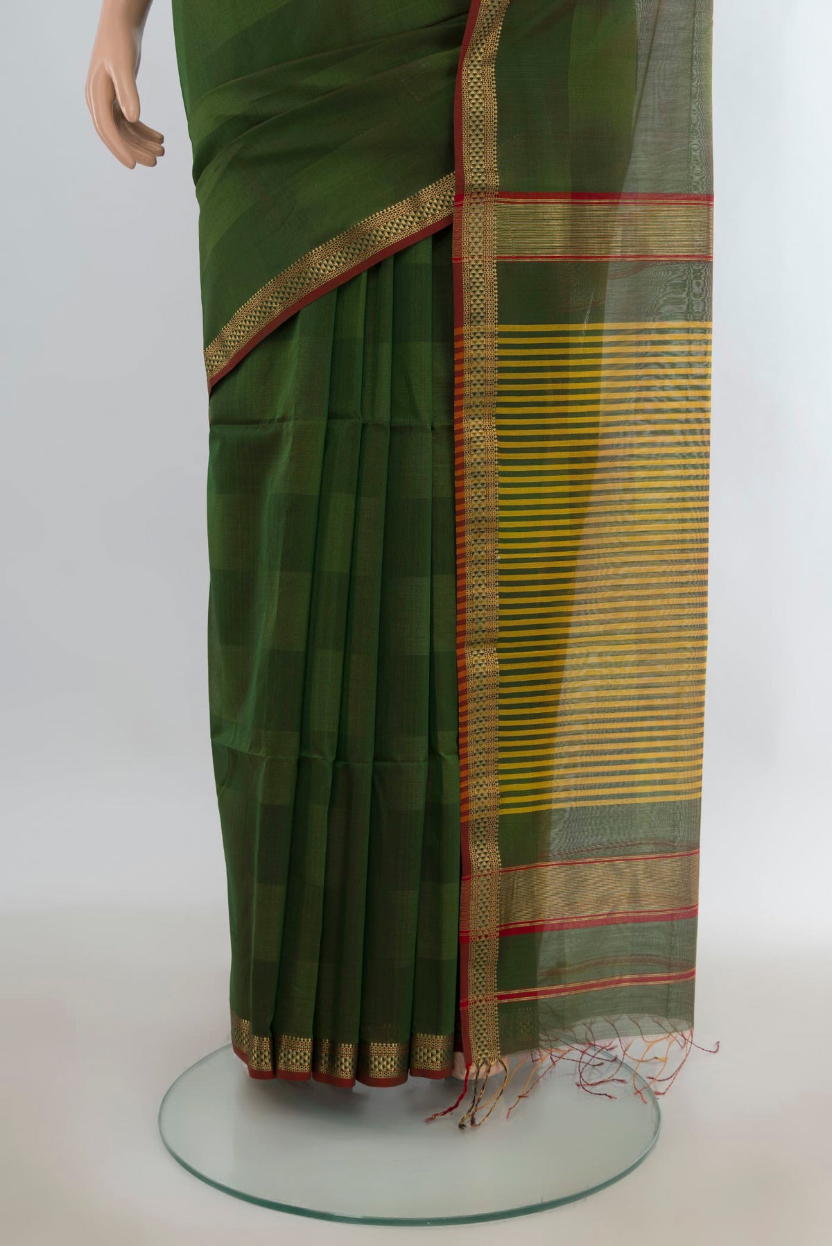 Pleats and pallu of Mehandi Green Maheshwari Cotton Saree with Stripes on the body and Zari Border. 