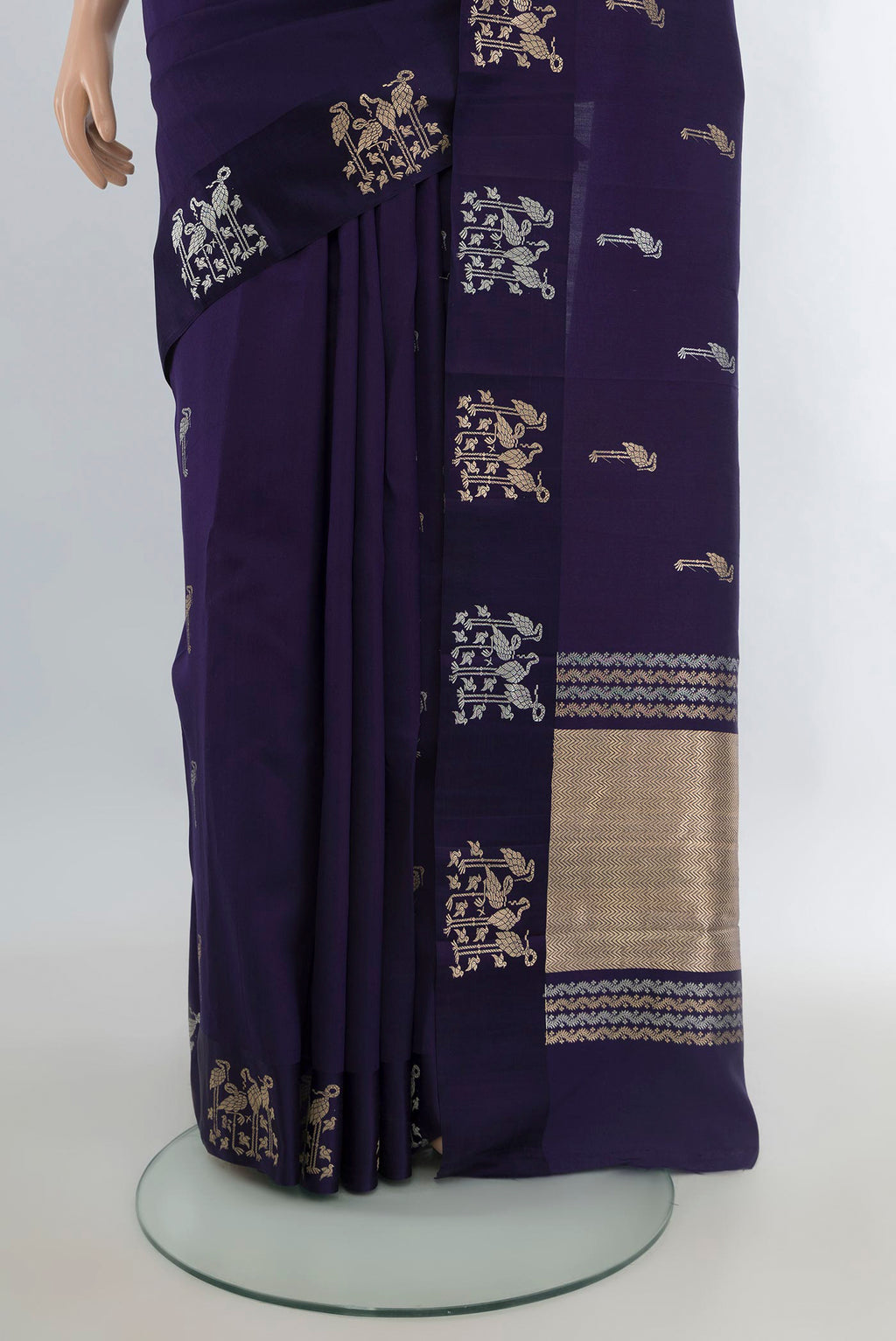 Pleats and pallu of Pure Silk Navy Blue Banarasi Katan Saree with Zari Butta on the body and Plain Border. 