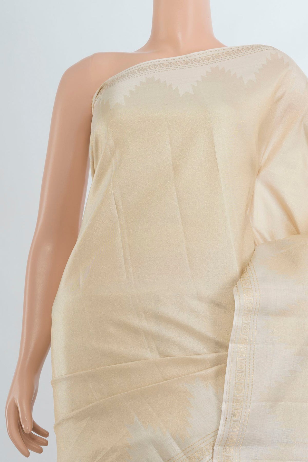 Border image of Pure Silk Golden Kanchipuram Saree with Plain Body and Silk Border. 