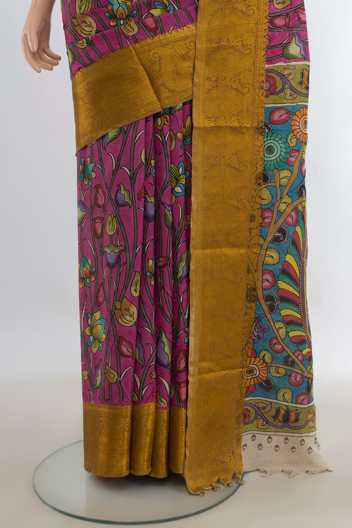 Pleats and pallu of Pure Silk Pink kalamkari Saree with kalamkari Print on the body and Zari Border. 