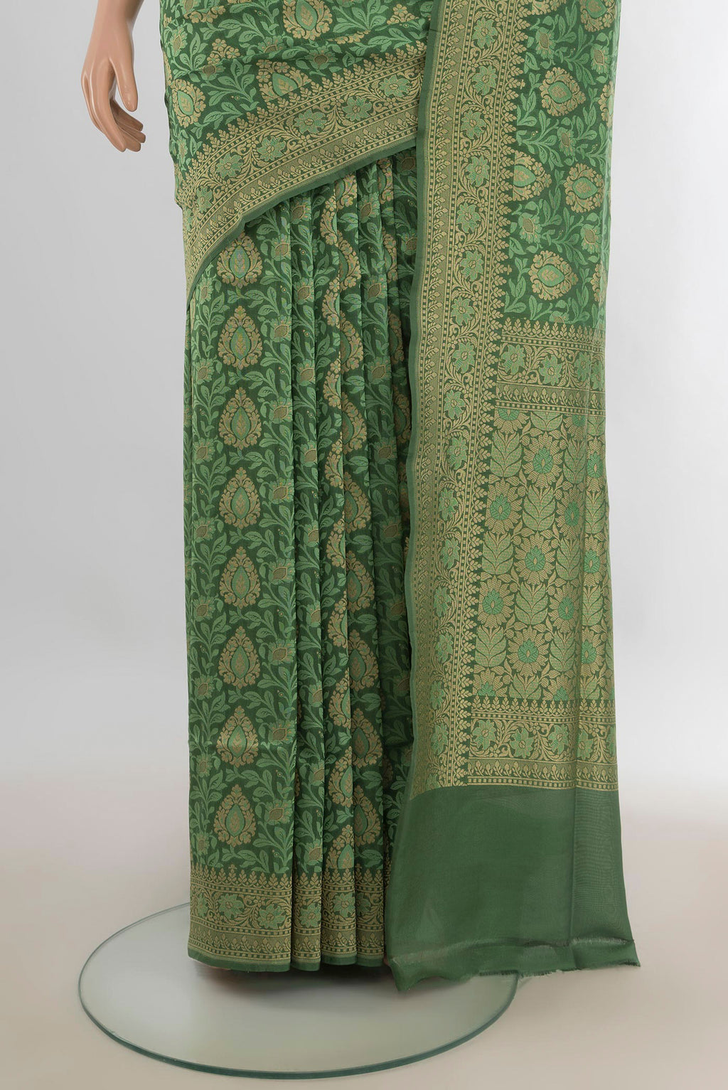 Pleats and pallu of Pure Silk Green Banarasi Saree with Zari Brocade on the body and Zari Border. 