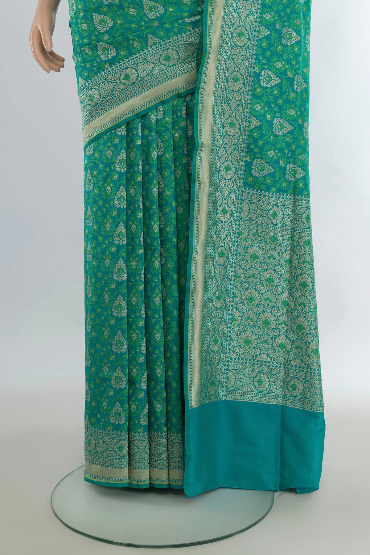 Pleats and pallu of Pure Silk Sea Green Banarasi Saree with Jacquard design on the body and Zari Border. 