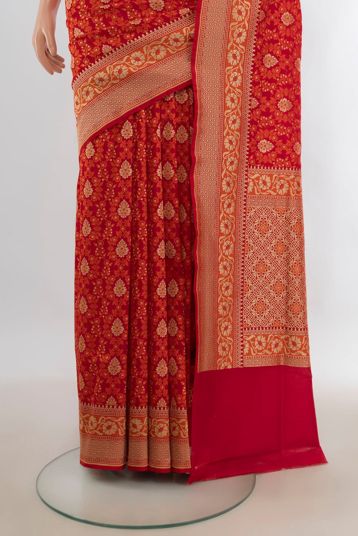 Pleats and pallu of Pure Silk Red Banarasi Saree with Jacquard With Zari Butta on the body and Zari Border. 