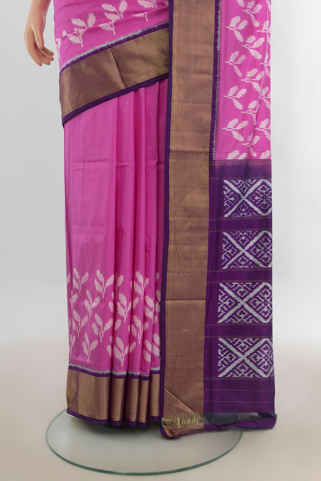 Pleats and pallu of Pure Silk Rose pink Pochampally Saree with Pure Ikat on the body and Zari Border. 