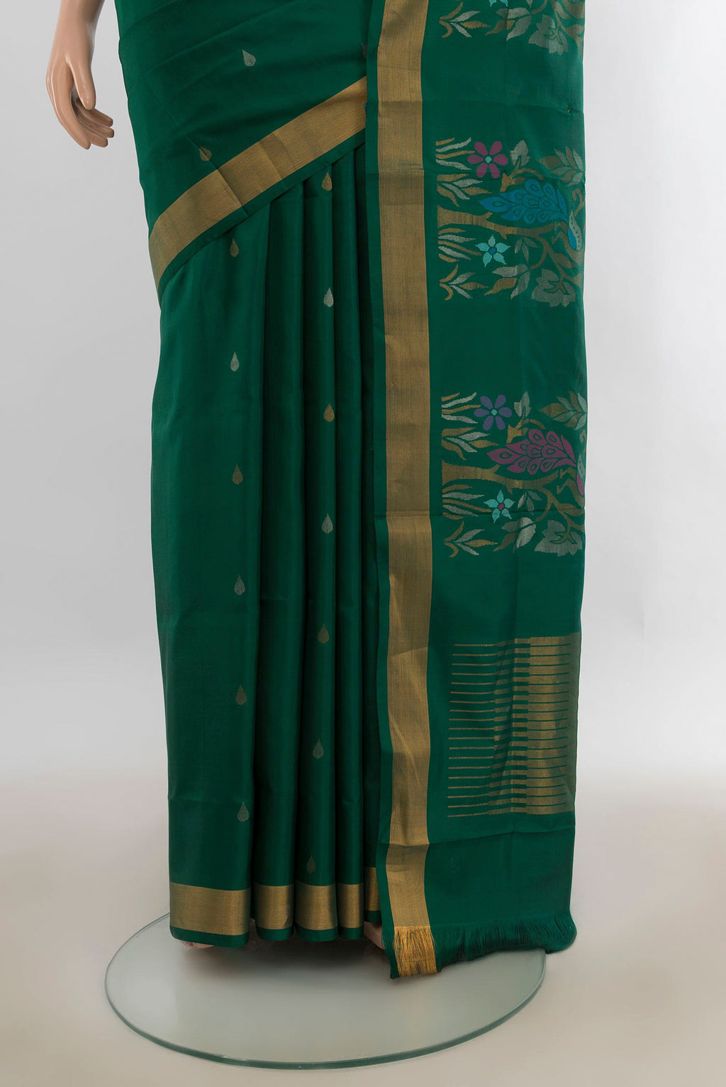 Pleats and pallu of Pure Silk Green Uppada Saree with Zari Butta on the body and Zari Border. 
