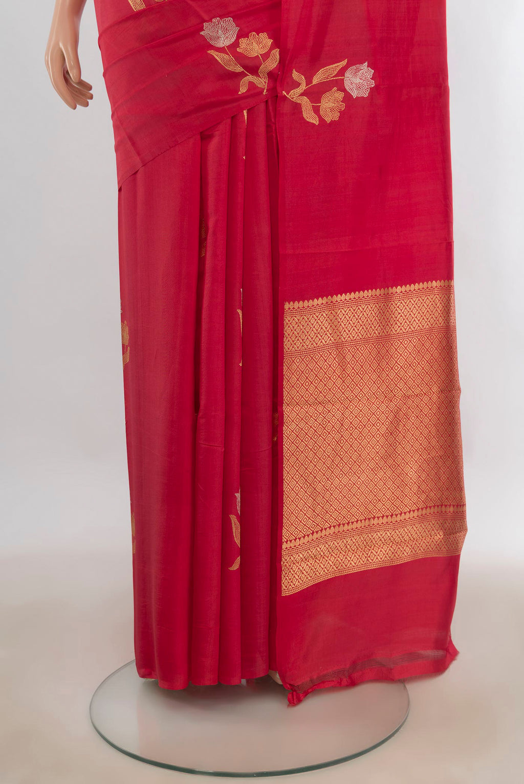 Pleats and pallu of Pure Silk Red Banarasi Katan Saree with Zari Butta on the body and Without Border. 