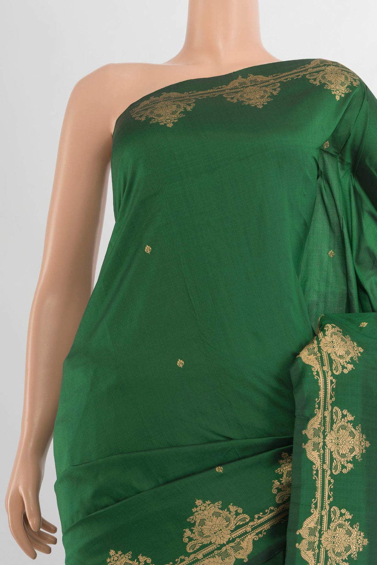 Border image of Pure Silk Bottle Green Banarasi Katan Saree with Zari Butta on the body and Silk Border. 