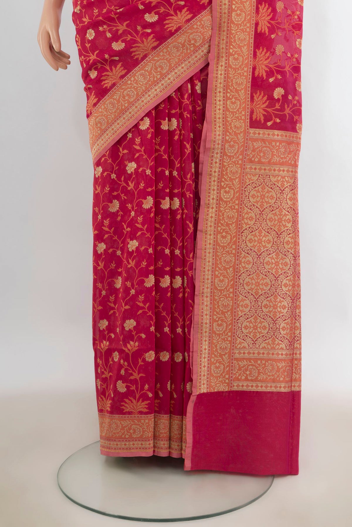 Pleats and pallu of Pure Silk Dark Pink Banarasi Saree with Zari Butta on the body and Zari Border. 