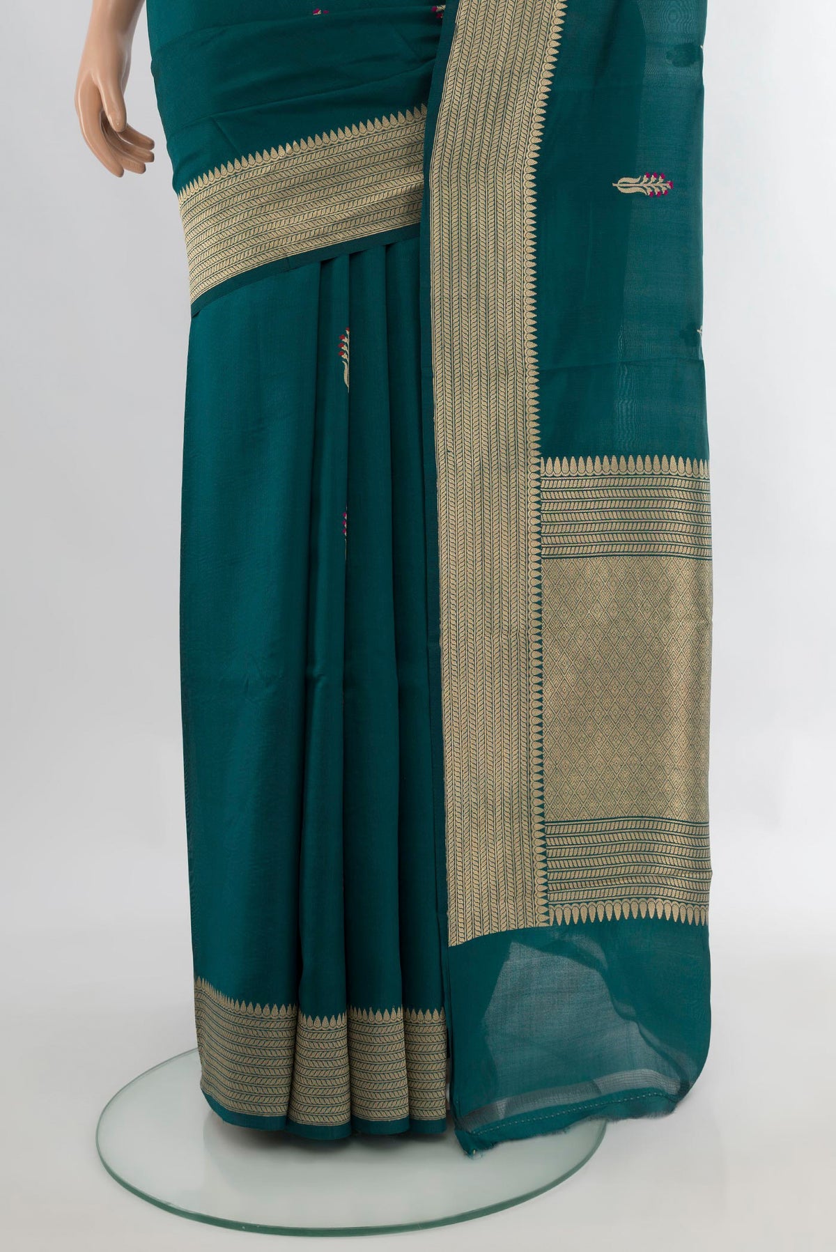 Pleats and pallu of Pure Silk Blue Banarasi Katan Saree with Zari Butta on the body and Zari Border. 