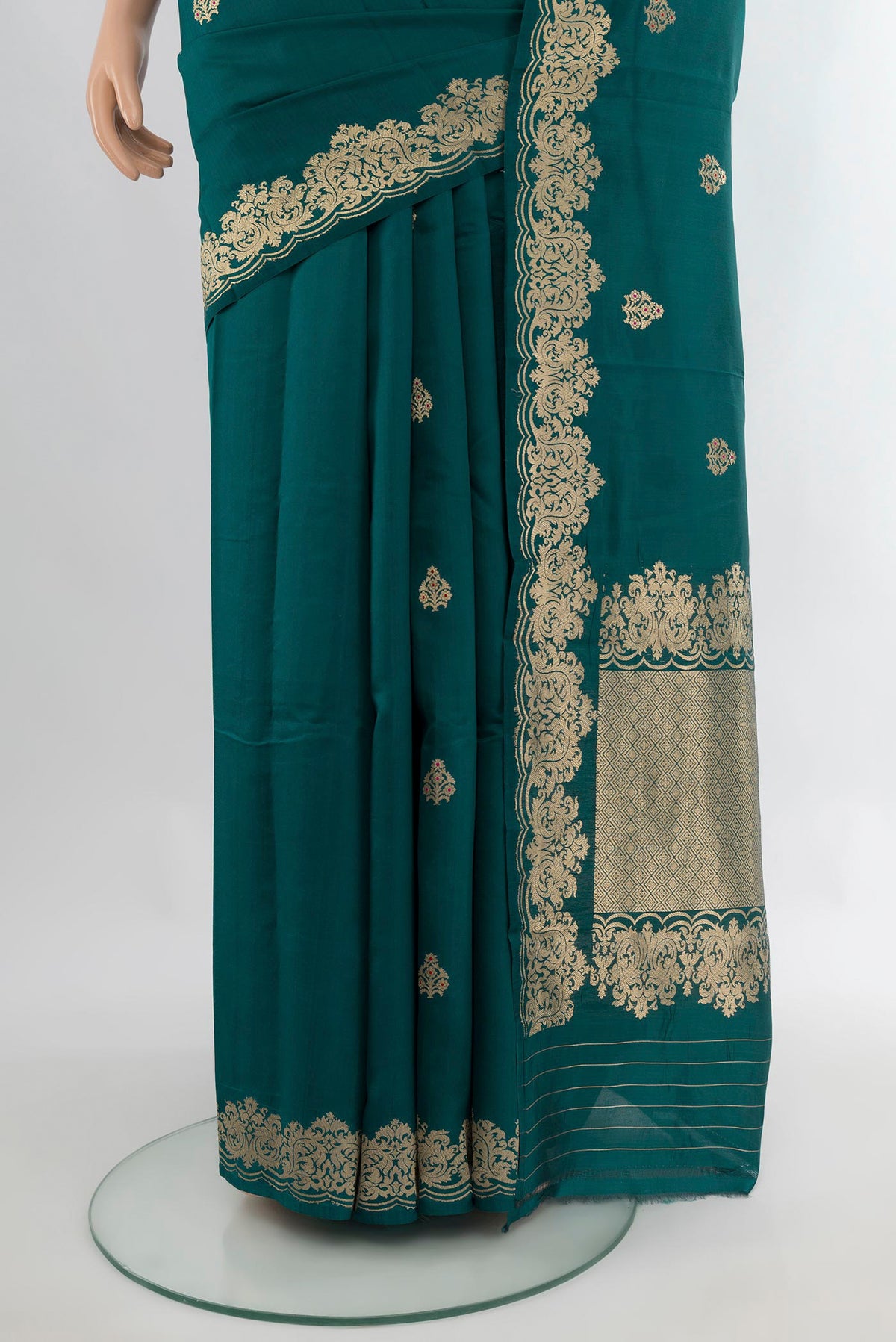 Pleats and pallu of Pure Silk Blue Banarasi Katan Saree with Zari Butta on the body and Zari Border. 