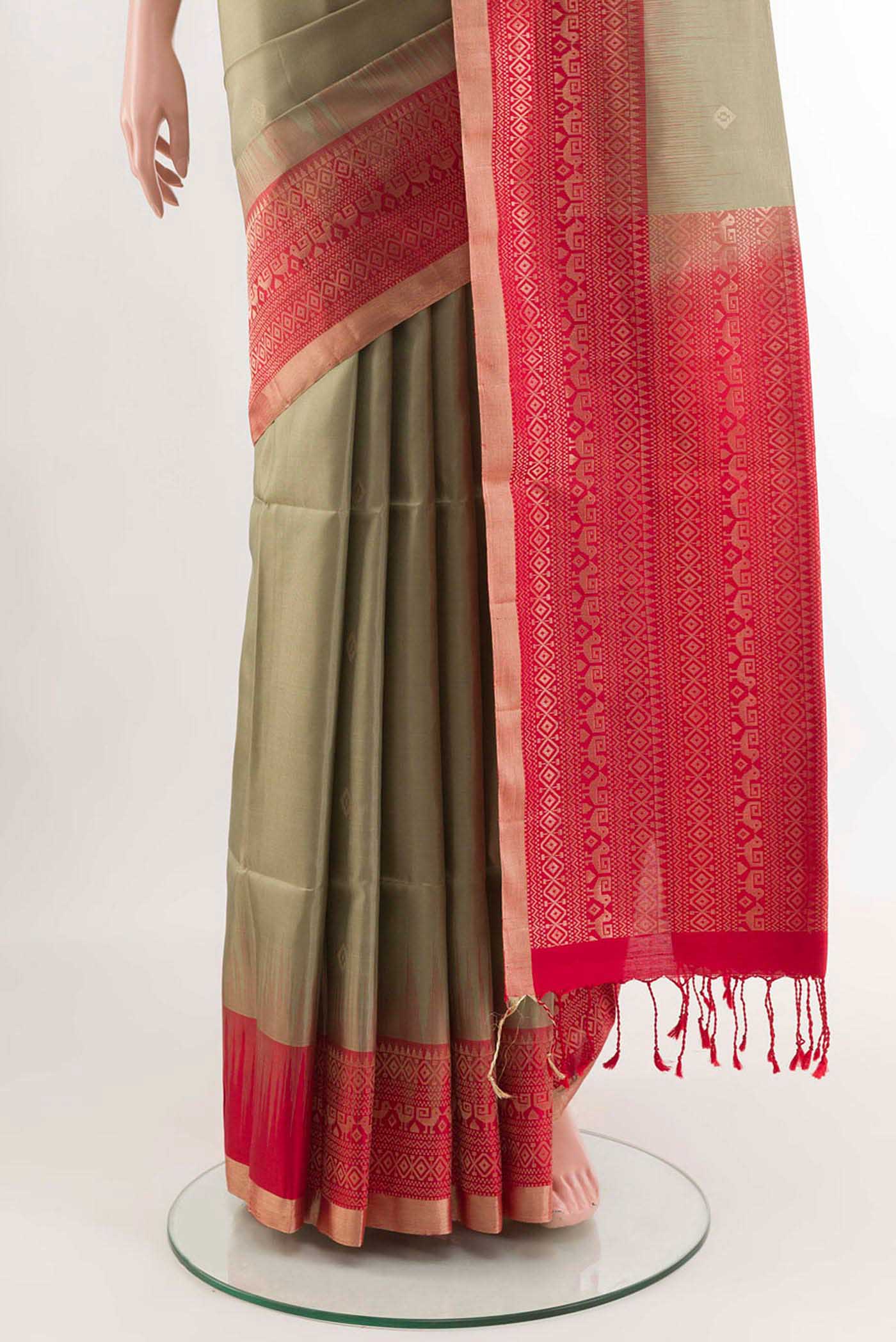 pleats pallu