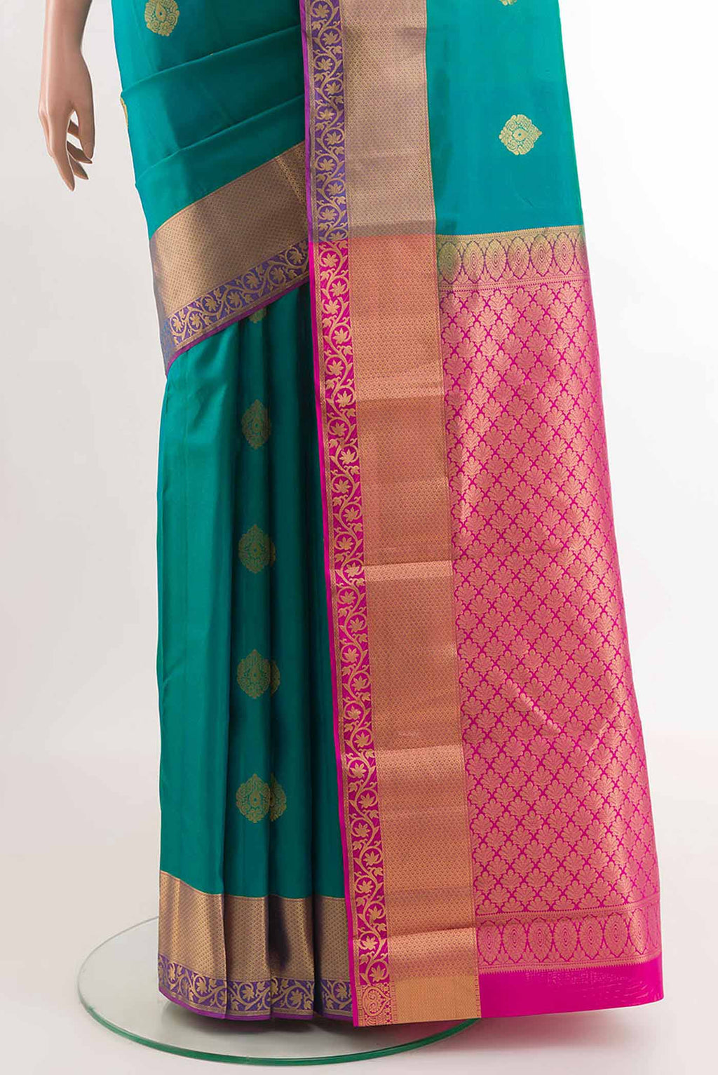 pleats pallu