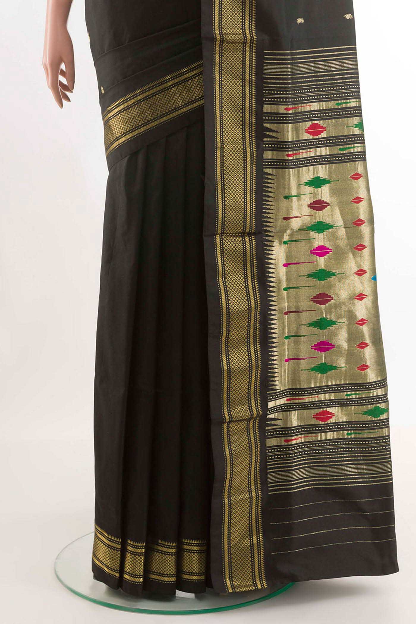pleats pallu
