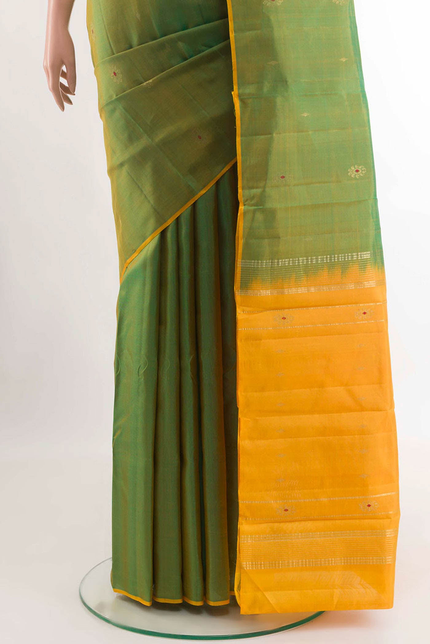 pleats pallu