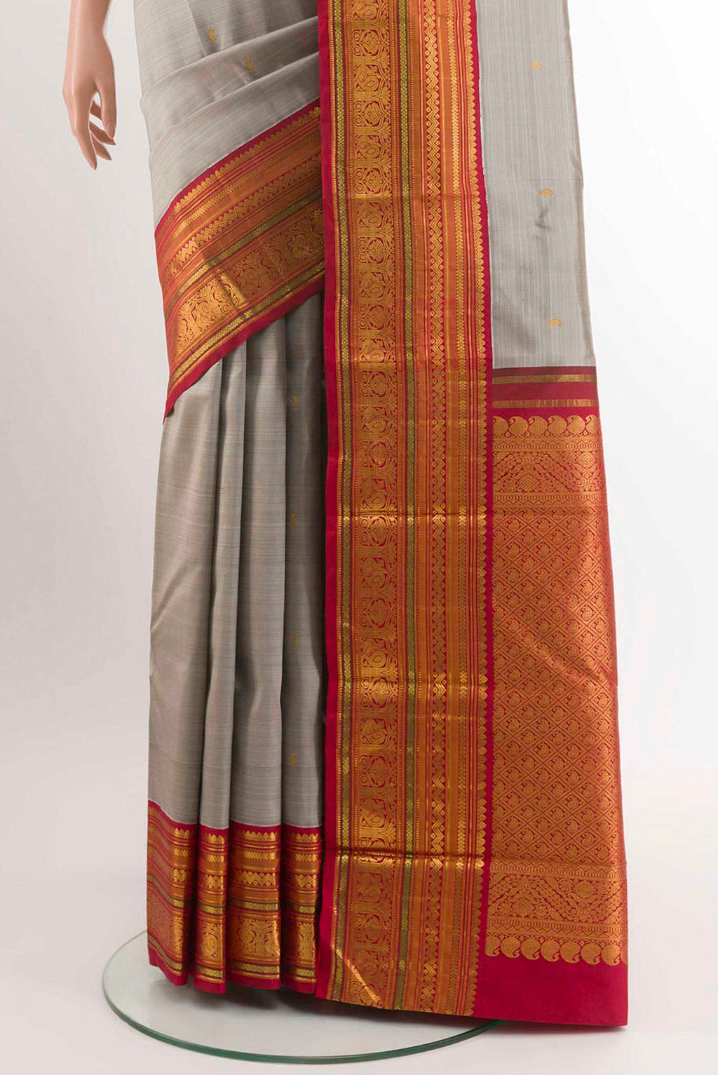 pleats pallu